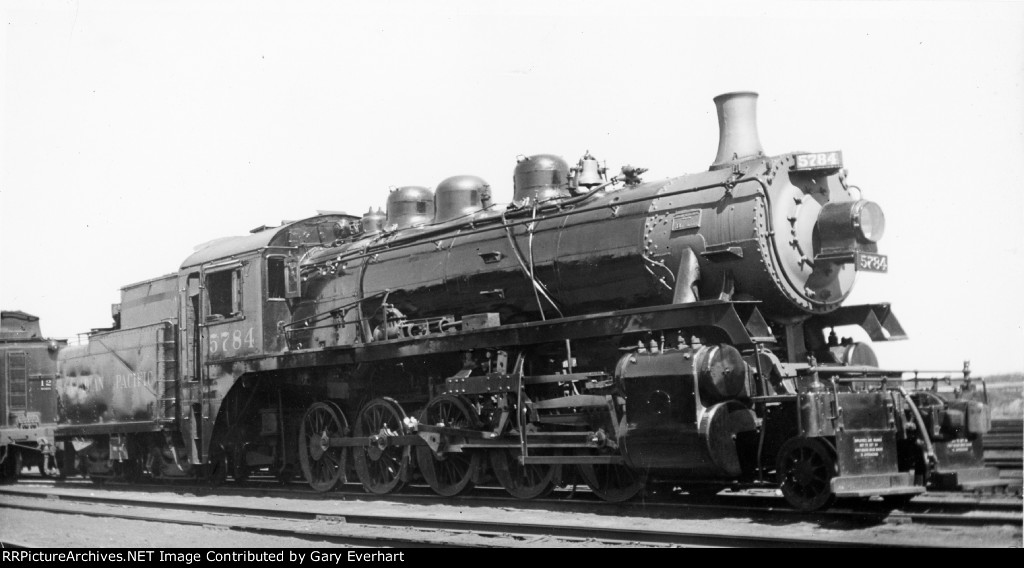 CP 2-10-0 #5784 - Canadian Pacific